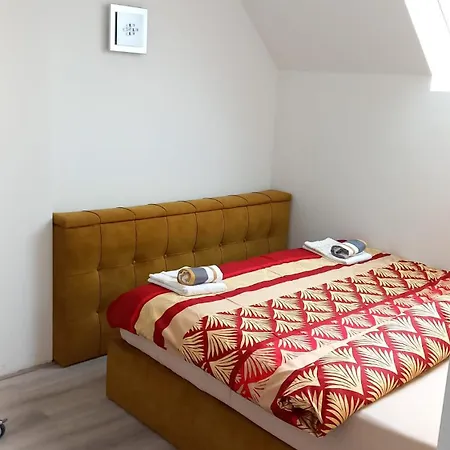 Les Hirondelles Apartment