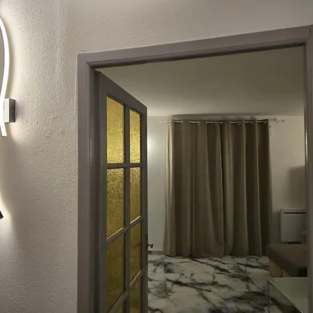 Les Hirondelles Apartment